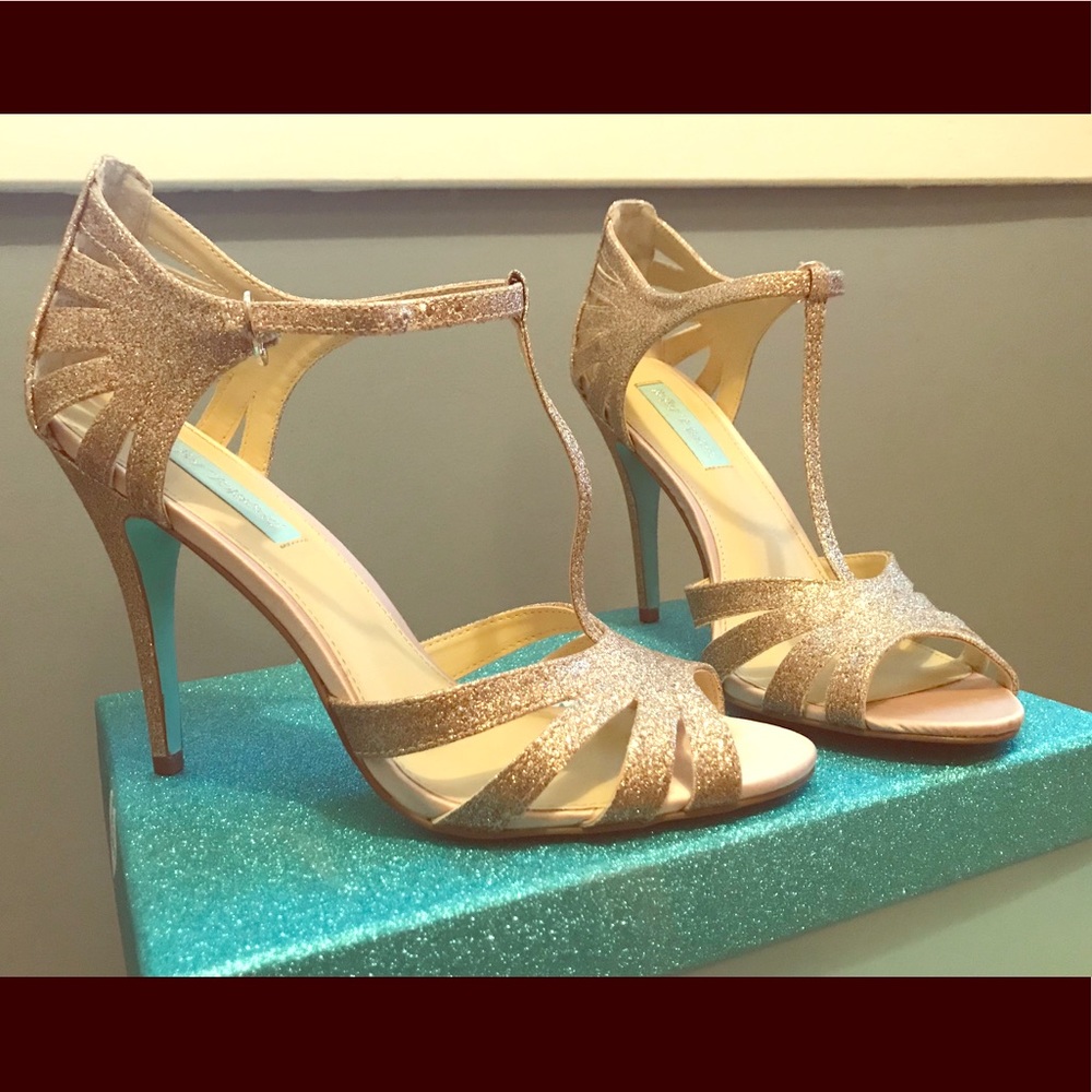 Betsey Johnson champagne wedding shoes, size 10